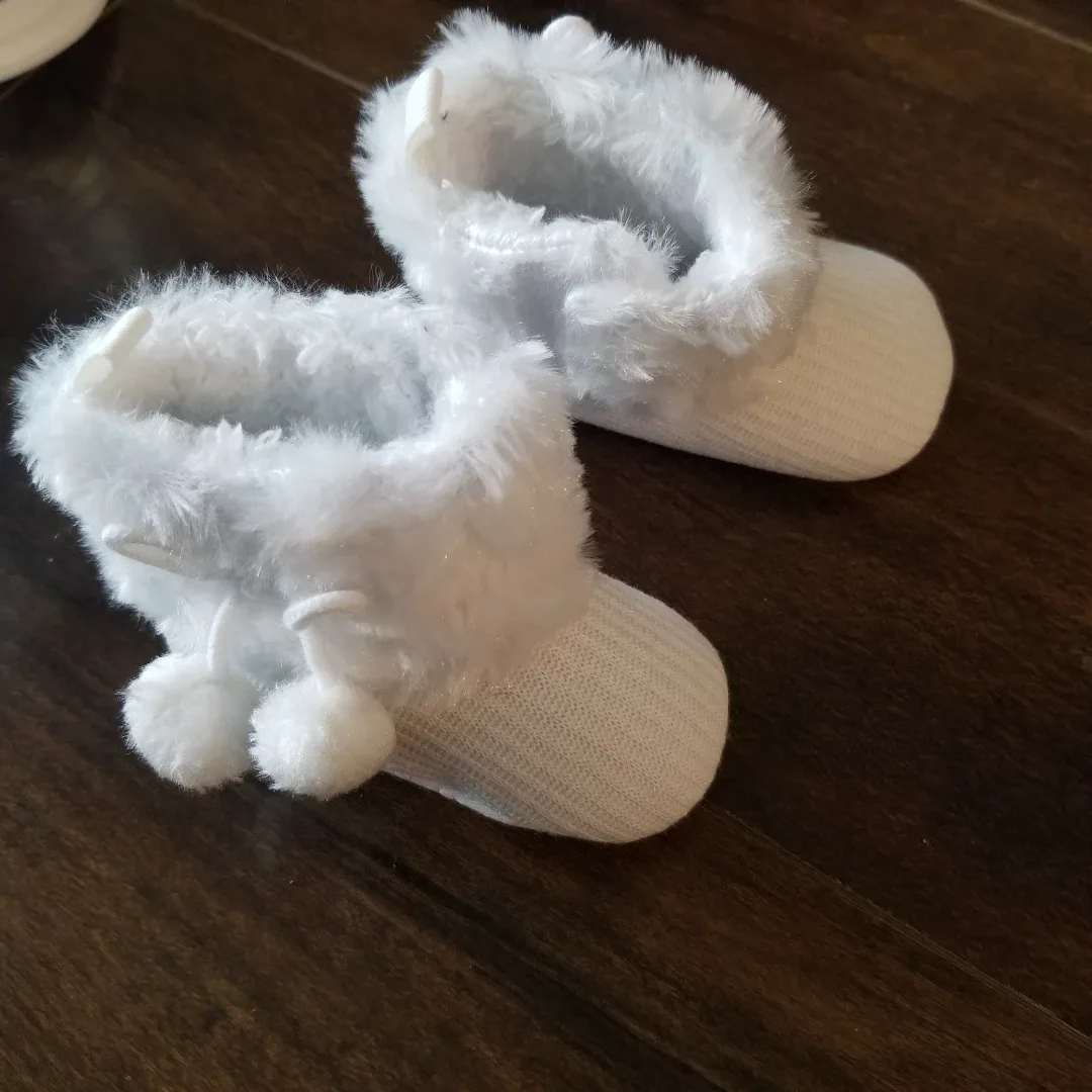 3 pairs of Baby Shoes Bundle 1-2 years old brand new and unused image indicator(2)