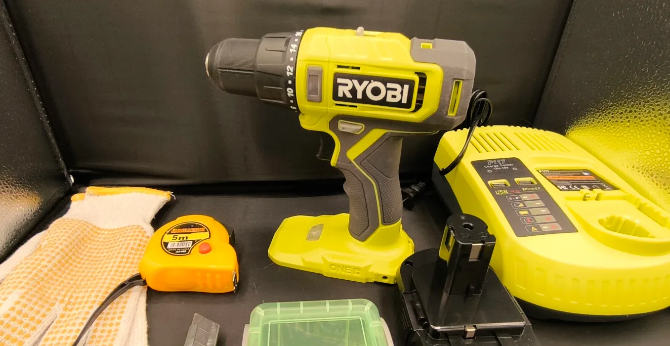 RYOBI PCL206 Cordless Driver – Complete Starter Pack (Like New) image indicator(5)