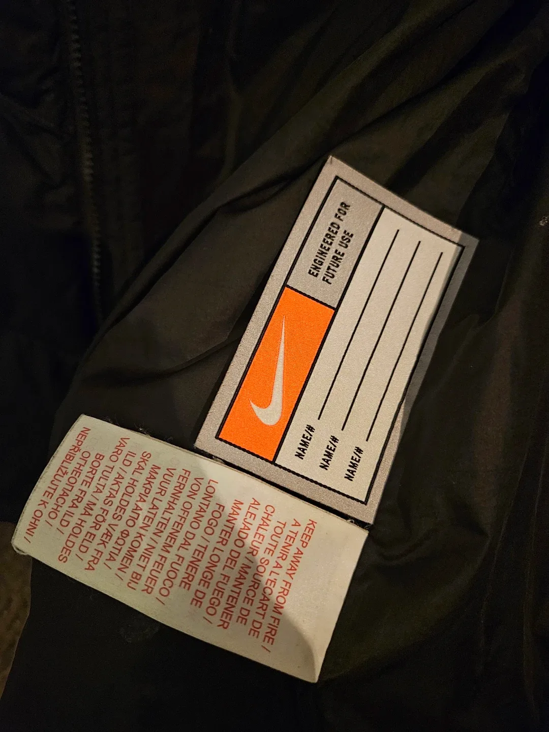 Nike Black Puffer Jacket - Size XL image indicator(4)