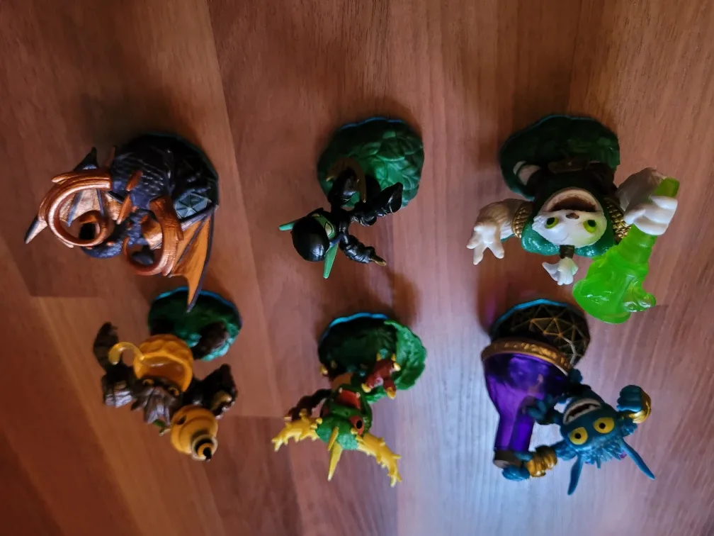 Skylanders Figures Lot (6)  Bundle 8