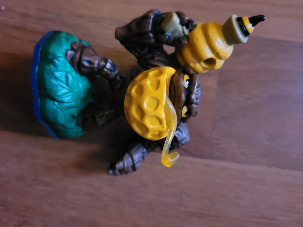 Skylanders Figures Lot (6)  Bundle 8 - photo 3