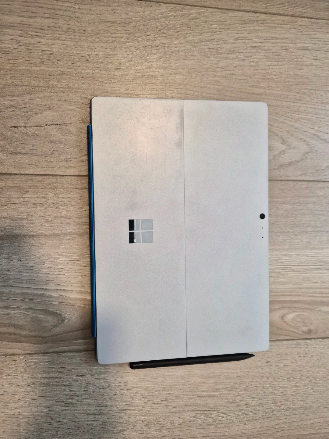 Microsoft Surface Pro 4 image indicator(4)