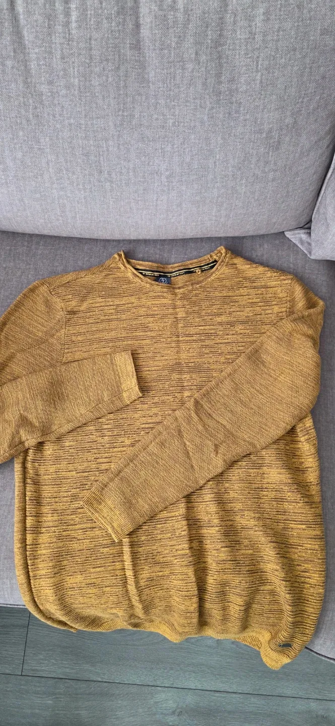 G-Seven Star Yellow Long Sleeve Top thumbnail