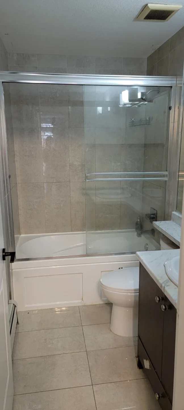 2 bedroom basement for rent in Fleetwood ,Surrey image indicator(2)