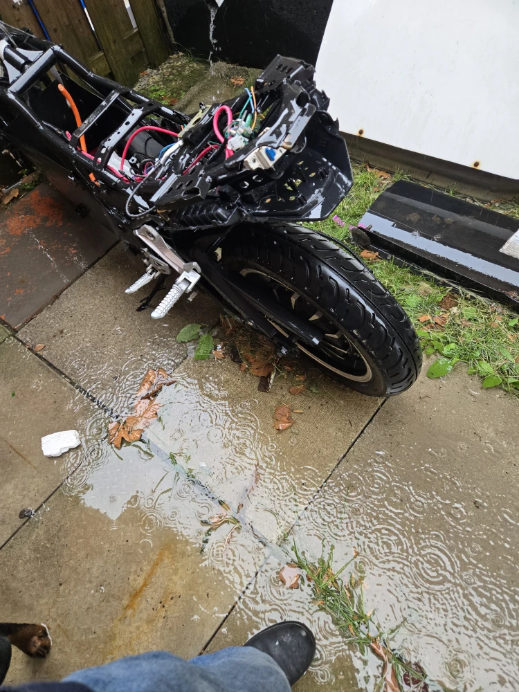 Electric emo ebike for parts or repair - photo 4