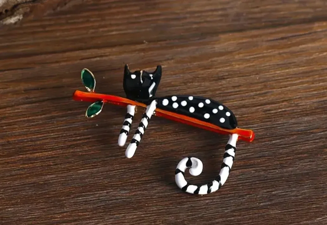 Cute Cat on Branch Brooch Pin image indicator(2)