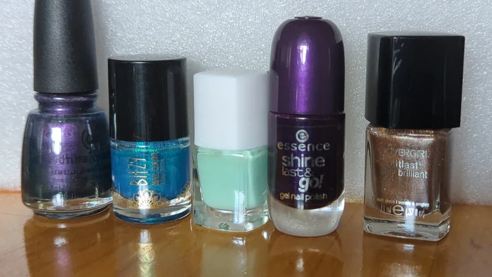Assorted Nail Polish Lot image indicator(5)