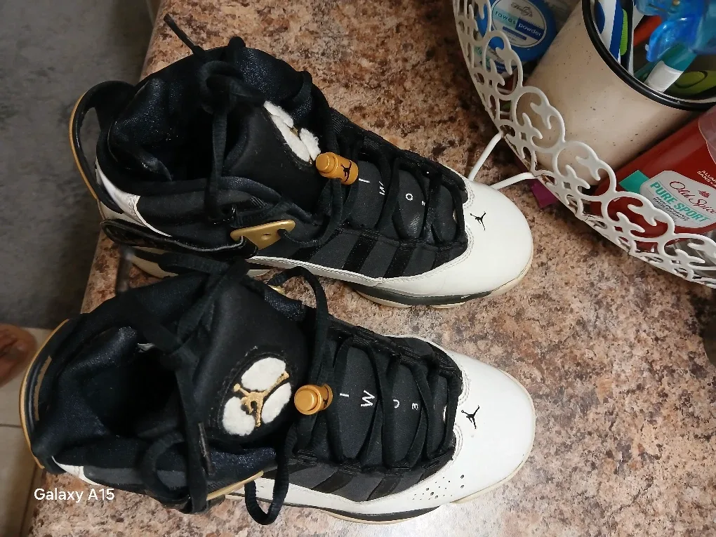 Jordan 6 Rings Youth Size 5.5 Sneakers image indicator(2)