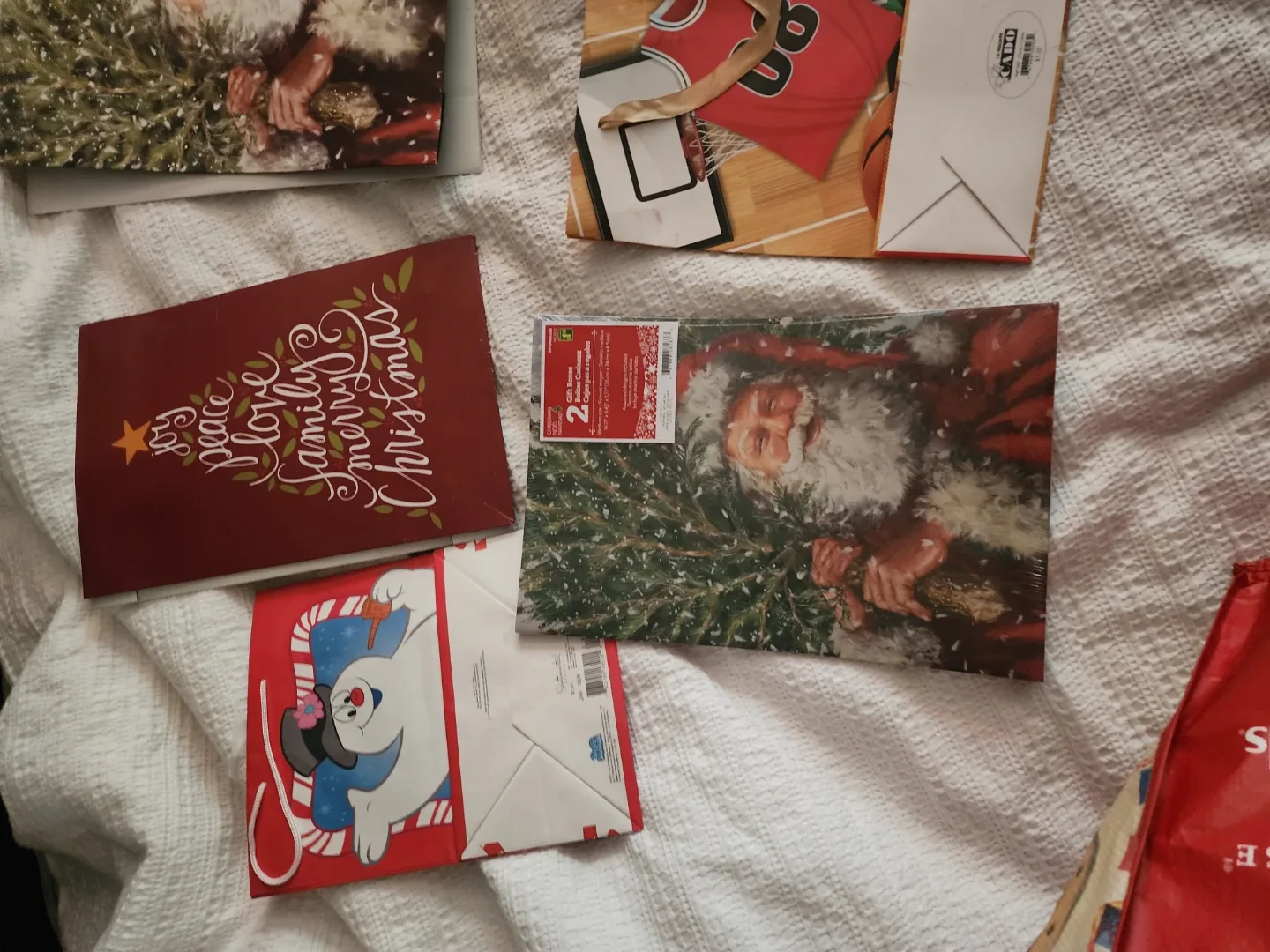 Holiday Decoration Mesh & Craft Supplies image indicator(8)