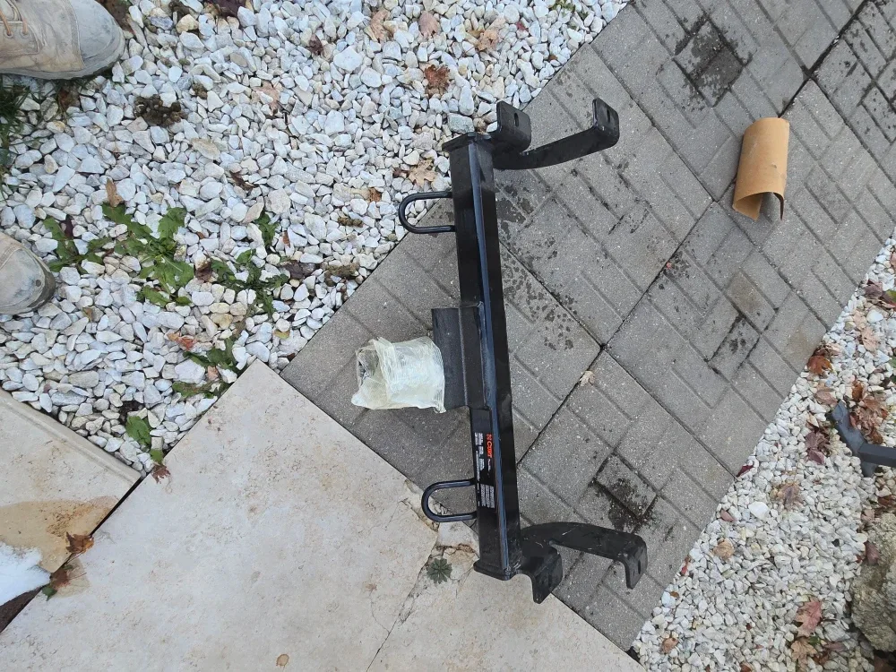 CURT 31374 Trailer Hitch image indicator(6)