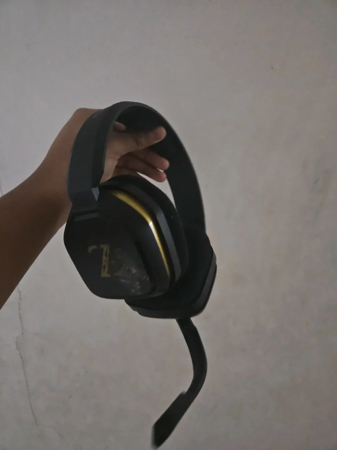 Astro A10 Zelda Breath of the Wild Headset image indicator(2)