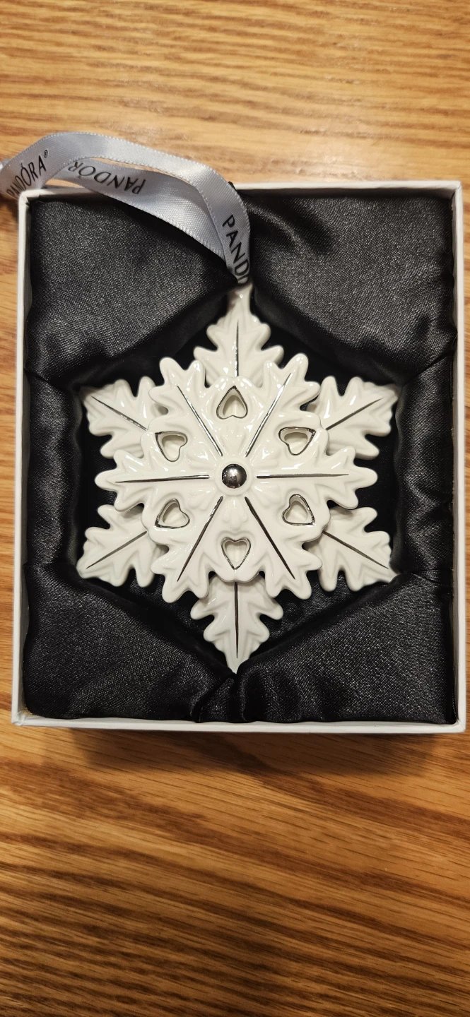 ❄️Pandora 2015 Limited Edition Snowflake Ornament Brand New 🎁🥕 - photo 3