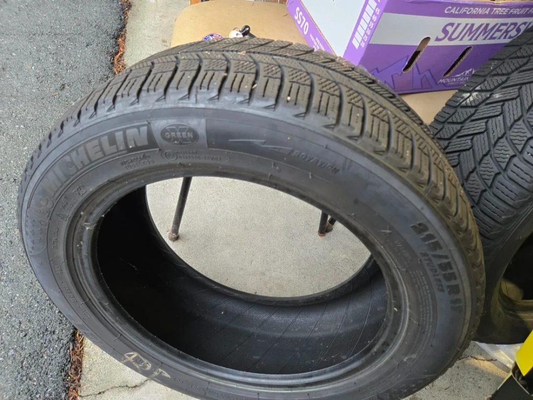 Michelin 235/55 R19 Tire