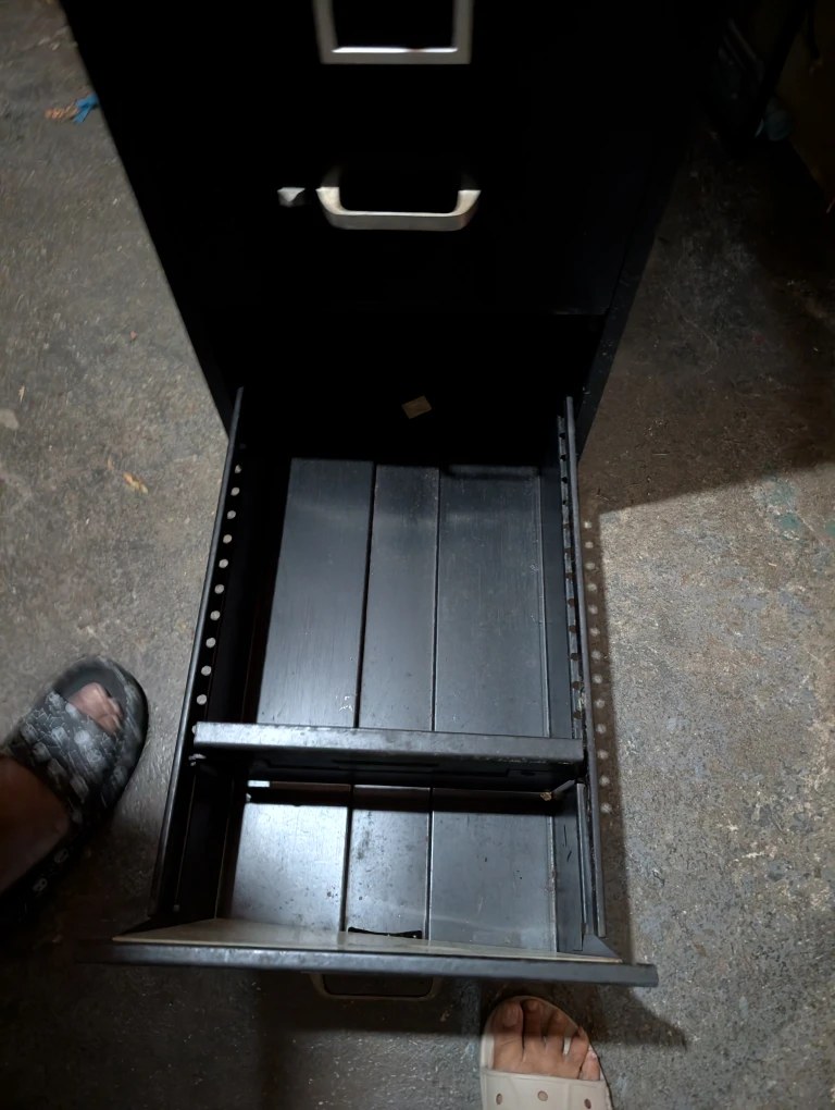 Black Metal 4-Drawer Filing Cabinet - photo 4
