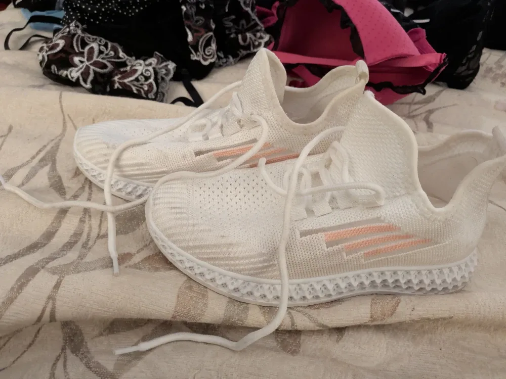 White Casual Sneakers image indicator(3)