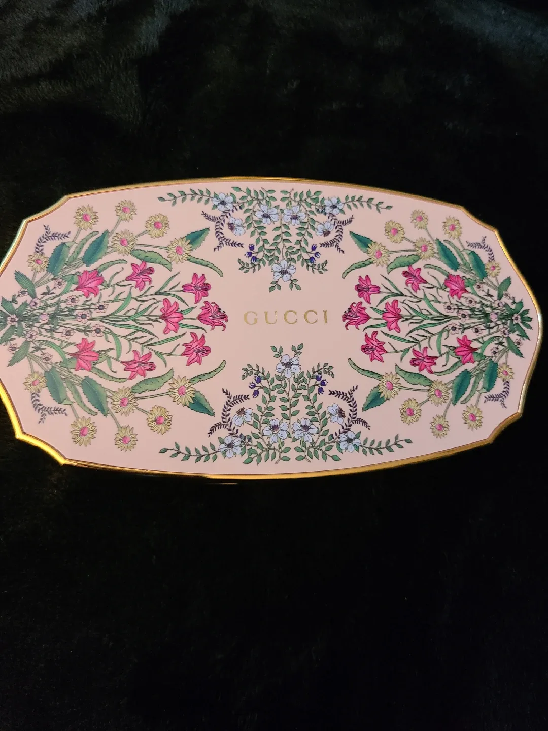 Gucci Gorgeous Flora Eyeshadow Palette image indicator(4)