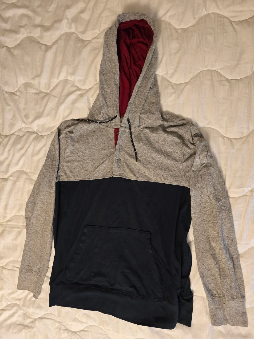 Assorted Men's Hoodies & Pullovers image indicator(2)