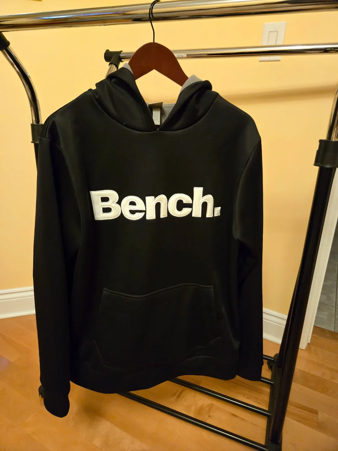 Assorted Men's Hoodies & Pullovers image indicator(6)