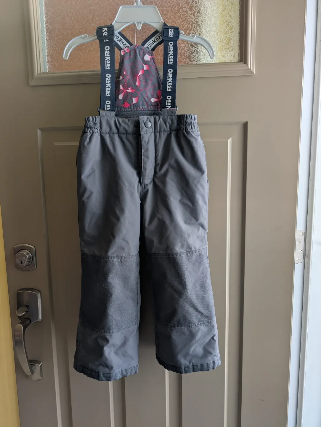 Girls sz 5 Osh kosh snow pants