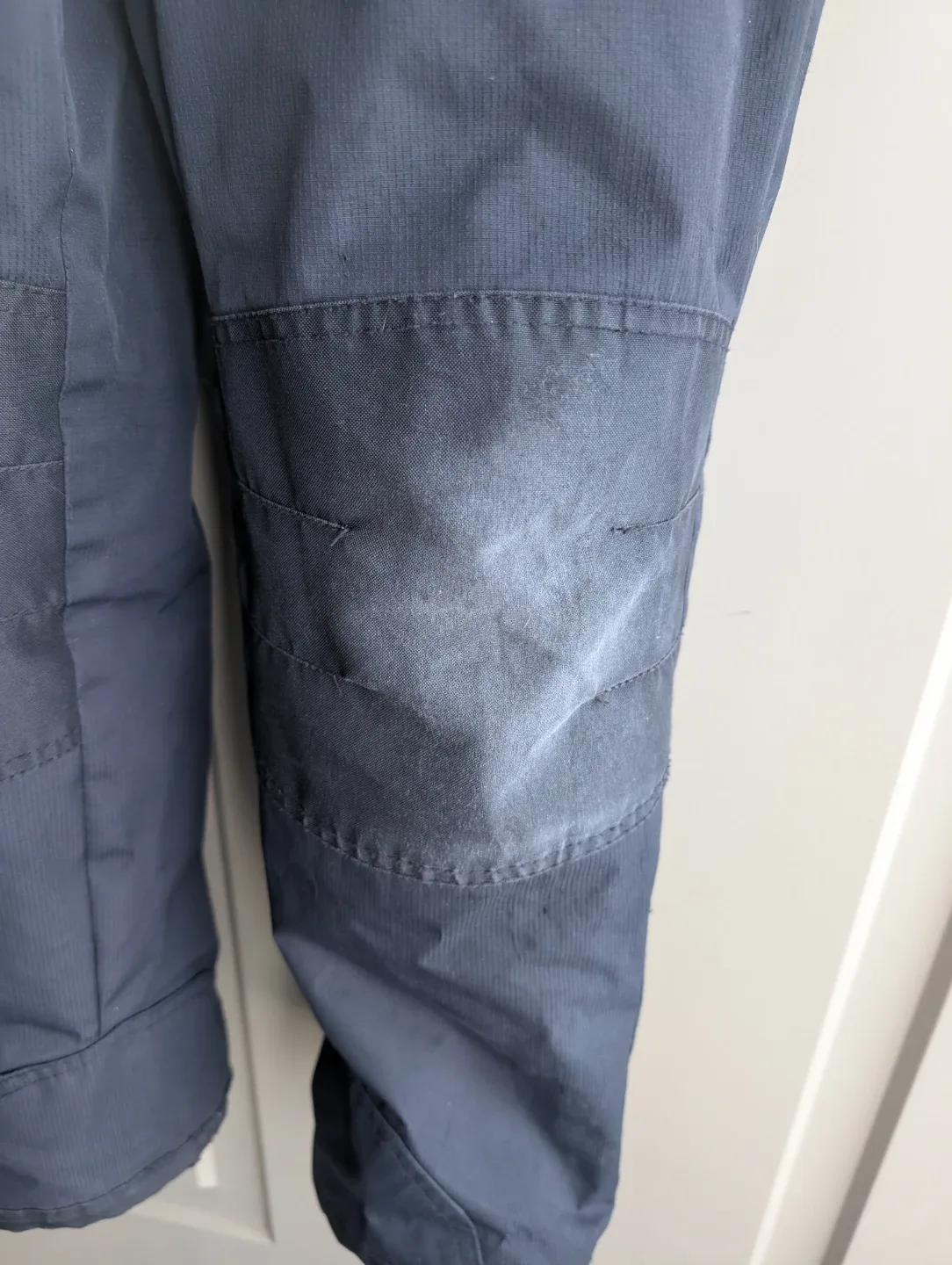 Boys sz 9/10 Mountain Warehouse snow pants image indicator(3)