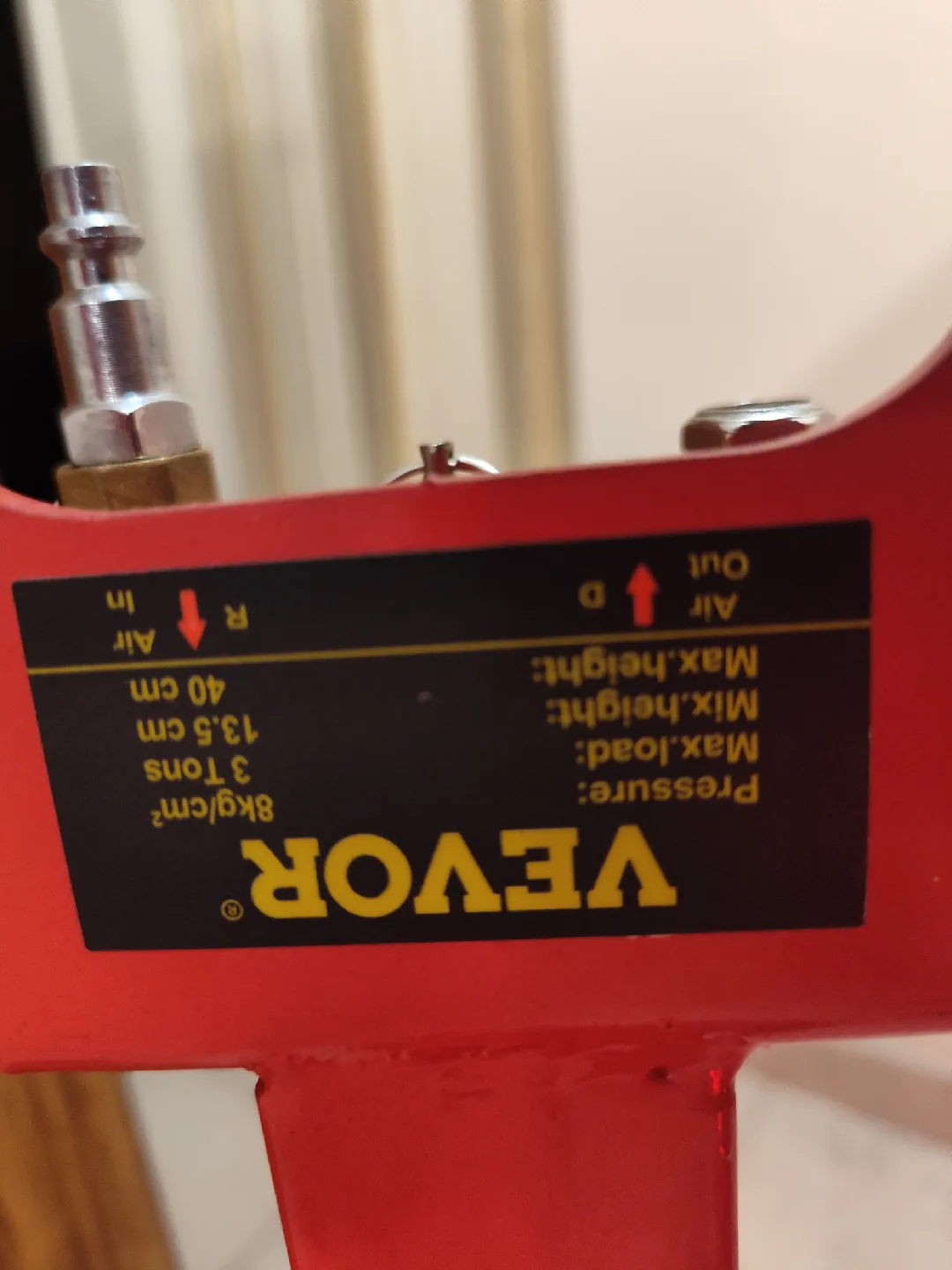 VEVOR 3 Ton Air Jack - Red 15.75 inch lift