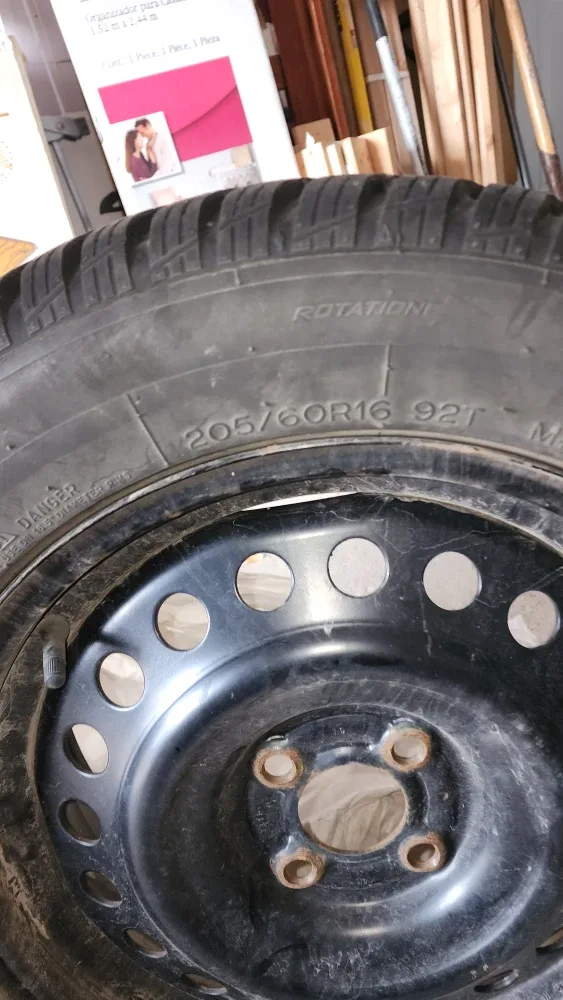 Set of 4 Winter Tires 205/60R16 image indicator(3)