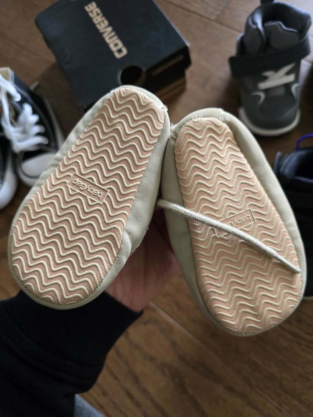 [BRAND NEW] Baby Shoes - Gap, Converse, Jordan - photo 4