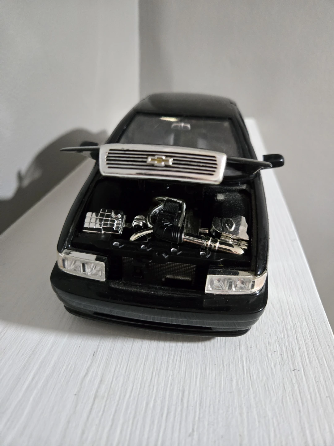Chevrolet Impala SS DUB 1/18 Scale Diecast Car - photo 2