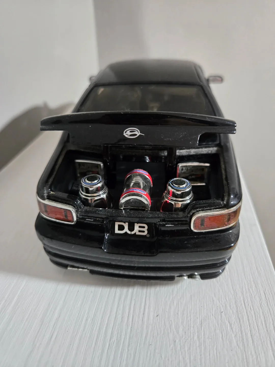 Chevrolet Impala SS DUB 1/18 Scale Diecast Car image indicator(3)