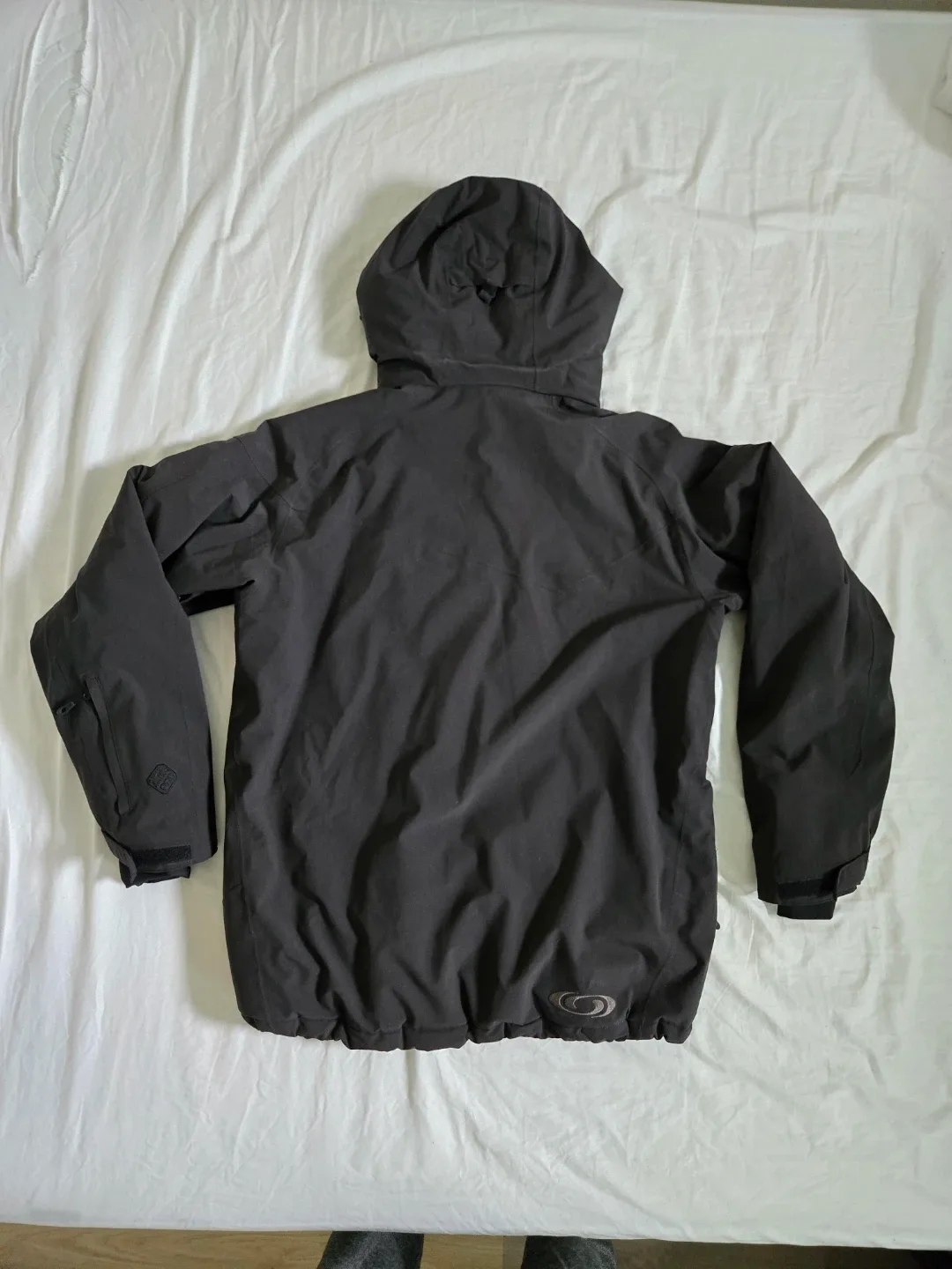 Salomon Insulated Hooded Jacket; Black; great condition,  size M image indicator(2)