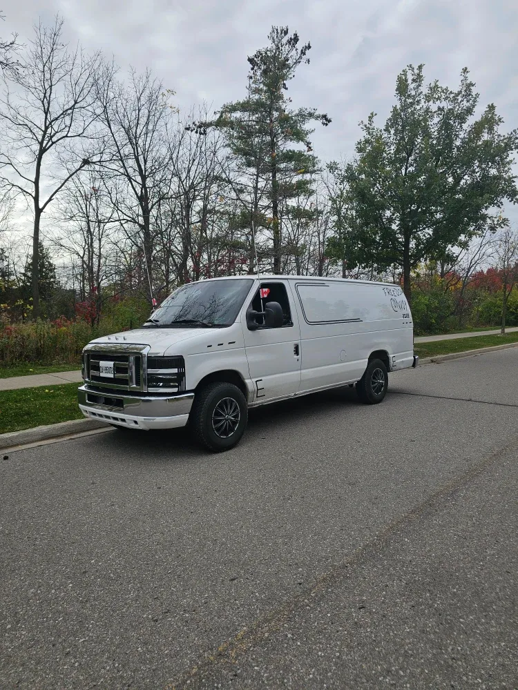 Ford E-250 CargoVan 2013 image indicator(2)