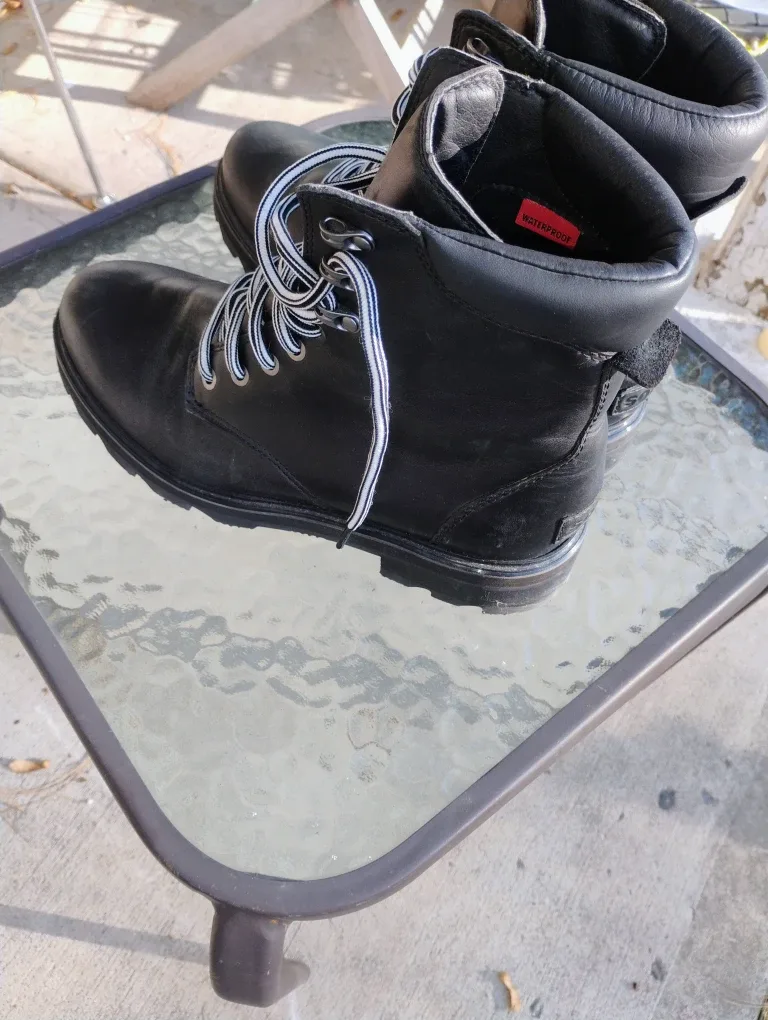 Sorel Black Leather Waterproof Boots - Men's Size 10 image indicator(5)