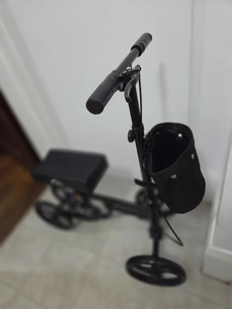 CloudHand Knee Walker/Scooter, Black image indicator(2)