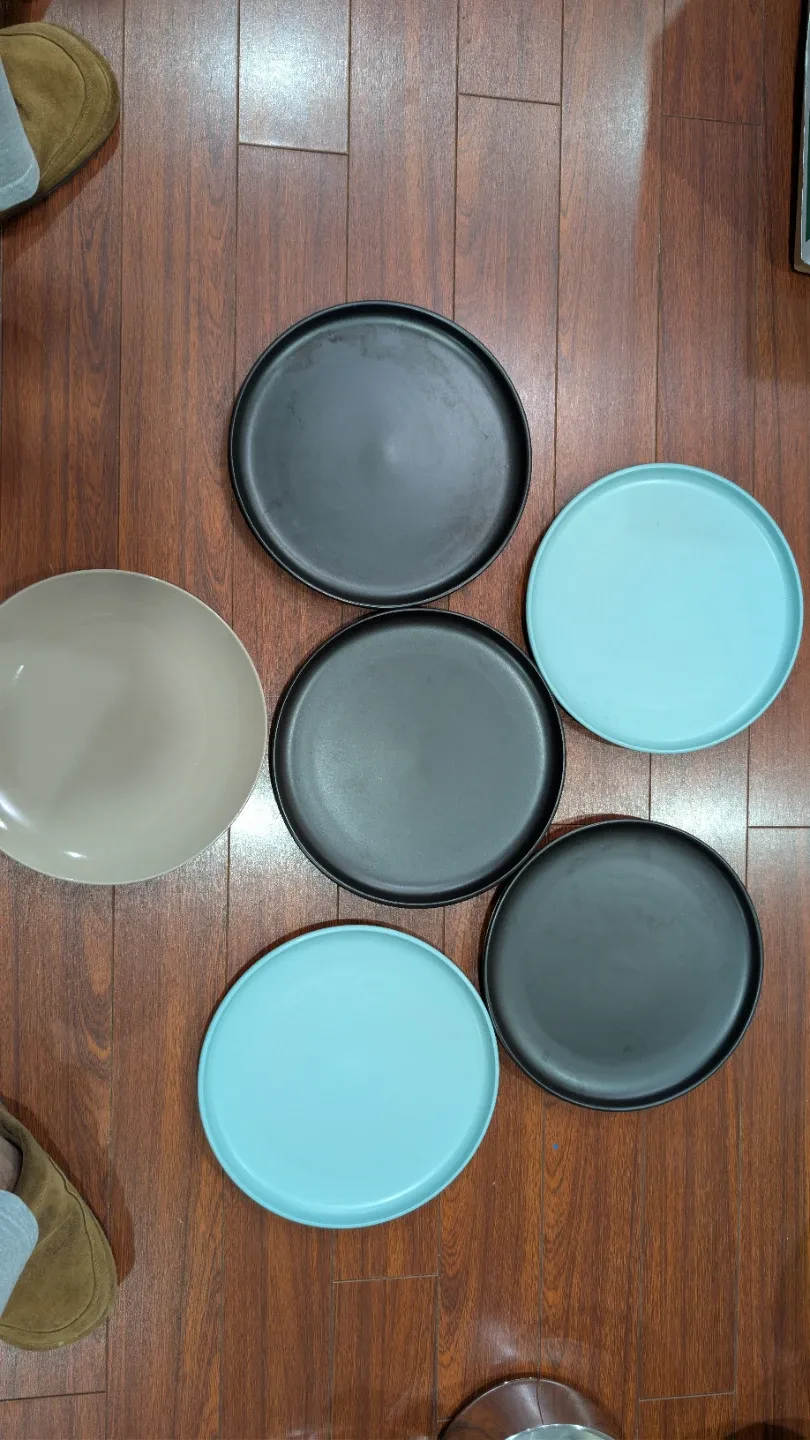 Assorted Colour Dinner Plates thumbnail