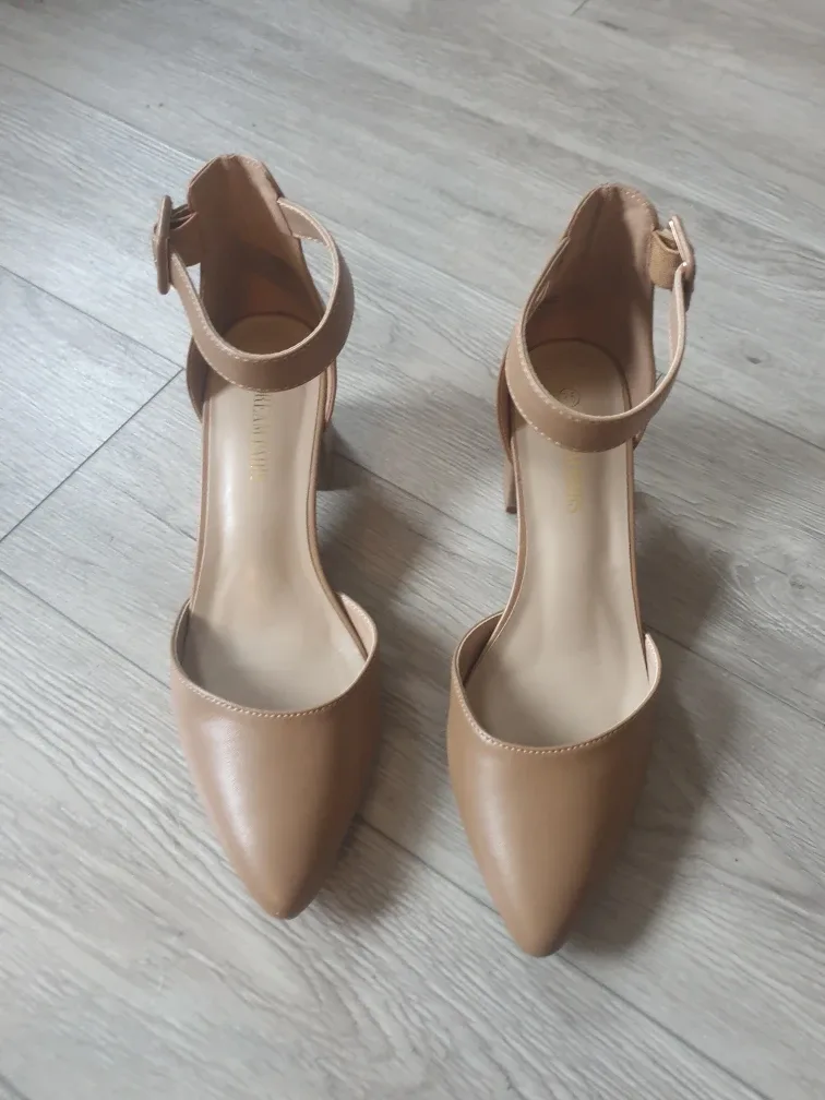 Dream Pairs Ankle Strap Heels - Size 9.5