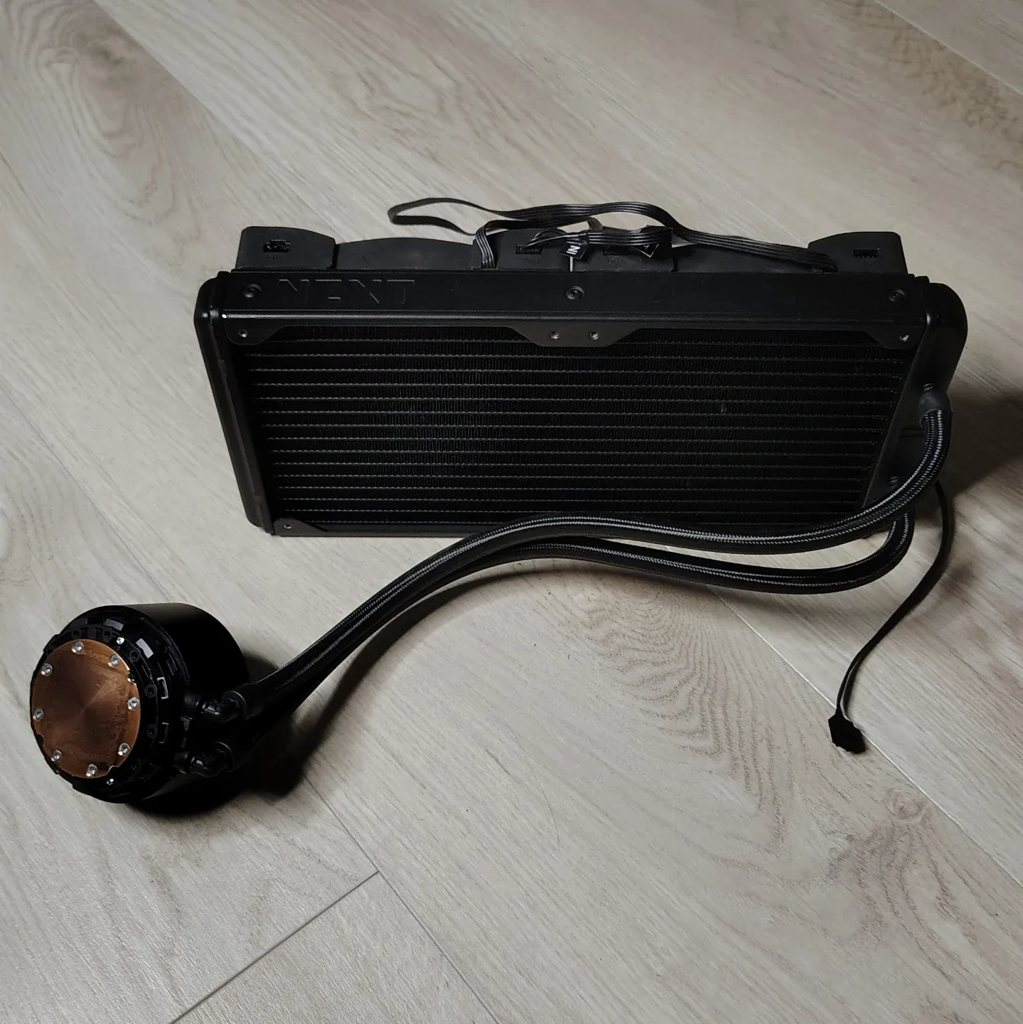 NZXT Kraken 280mm CPU Liquid Cooler image indicator(3)