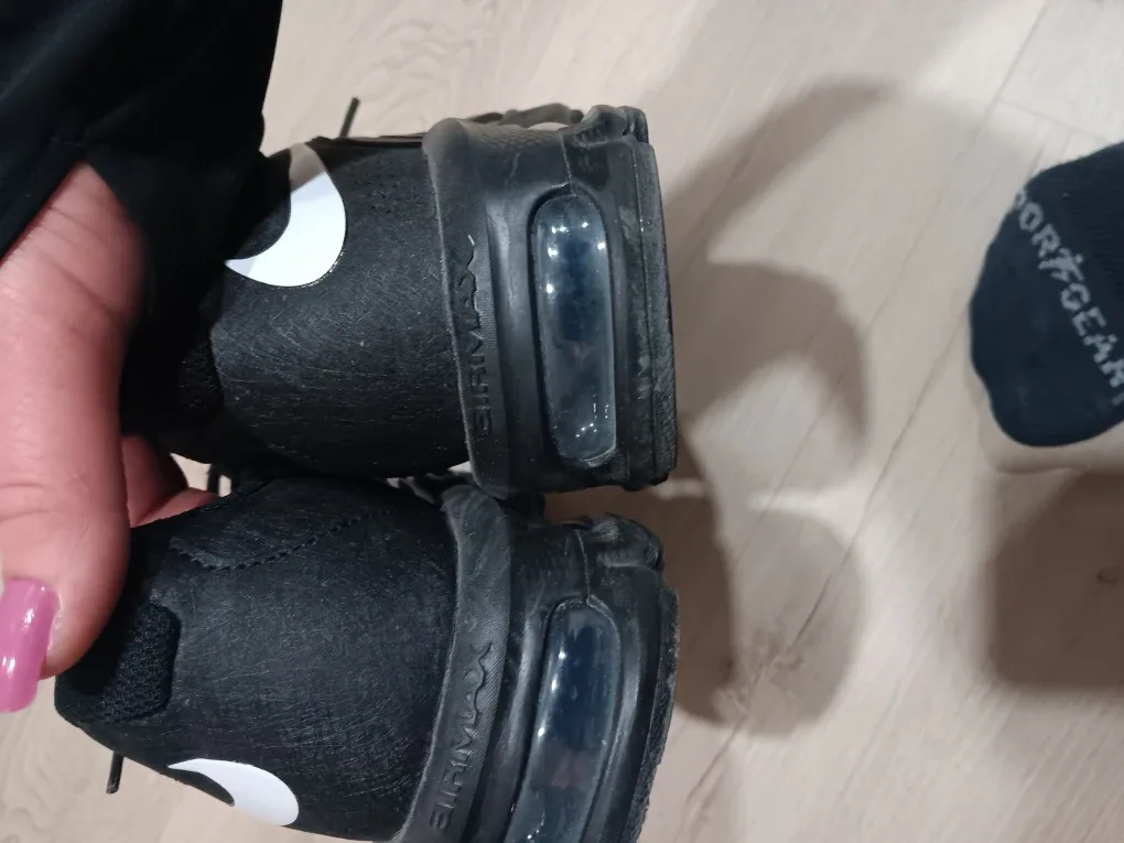 Nike Air Max Black Sneakers, Size 7.5 image indicator(3)