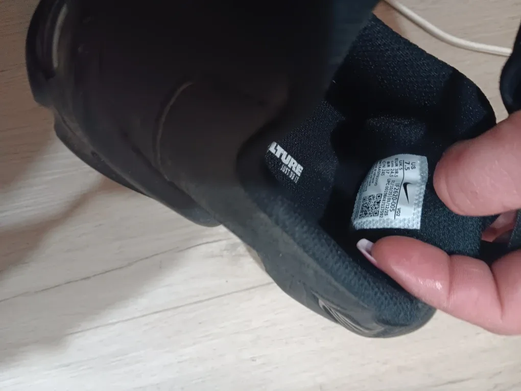 Nike Air Max Black Sneakers, Size 7.5 image indicator(4)