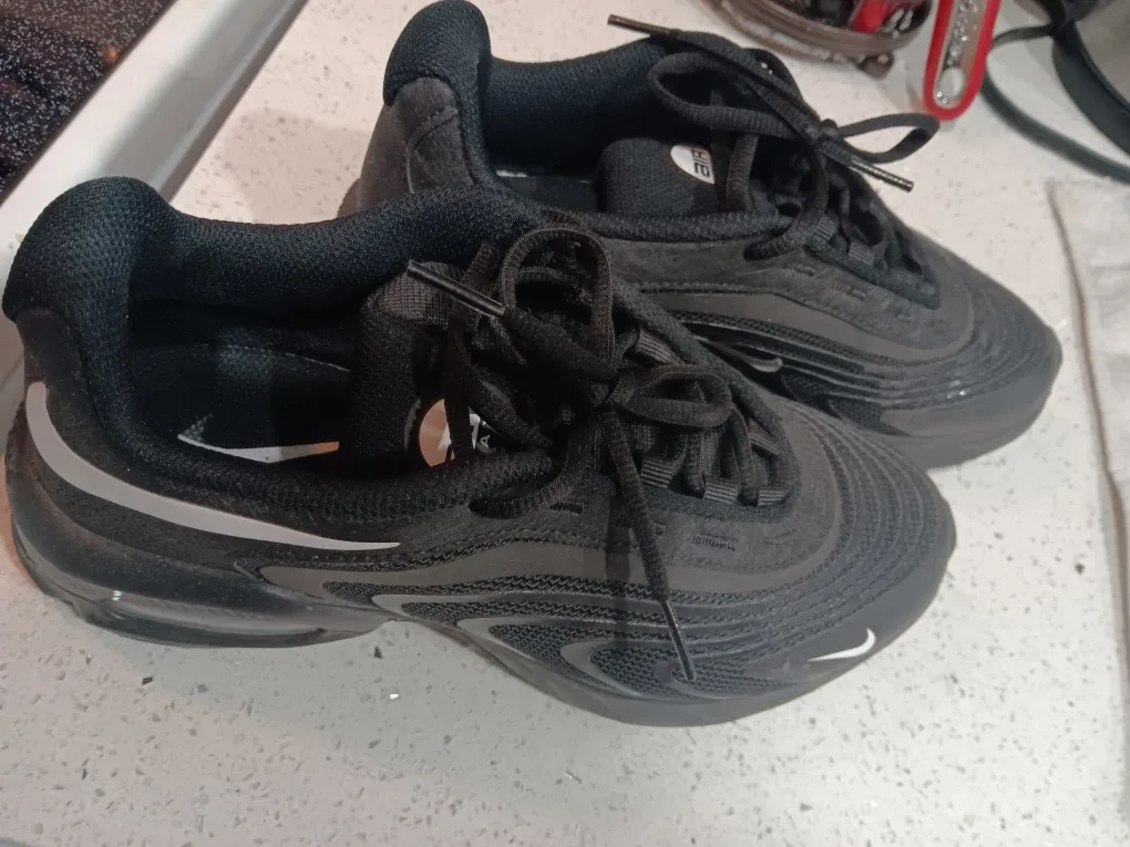 Nike Air Max Black Sneakers, Size 7.5 image indicator(5)