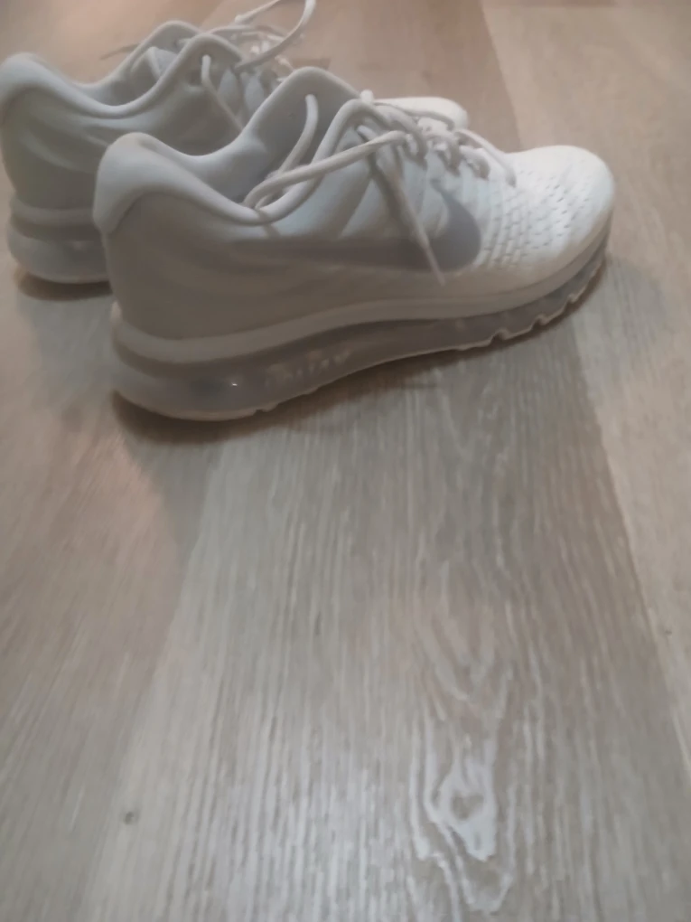 Nike Air Max 2017 White Sneakers