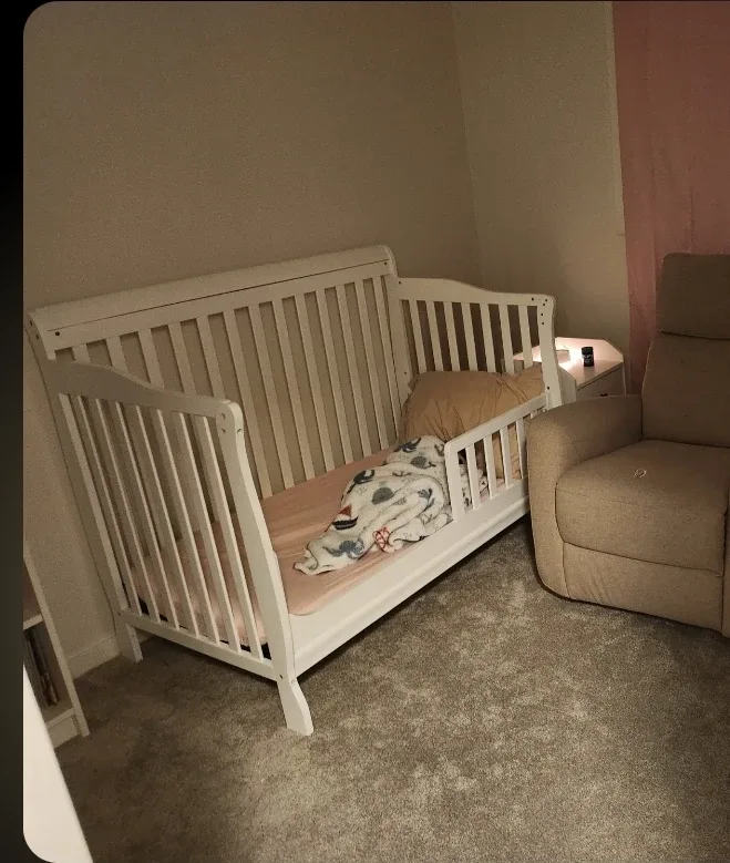 Wooden Toddler Bed (White) image indicator(2)