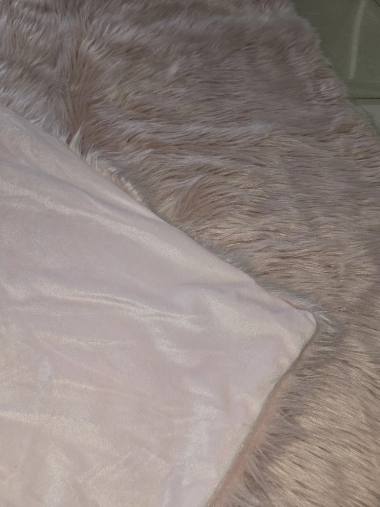 Norimote Home Pink Faux Fur Rug size 5 ft× 4ft - photo 2