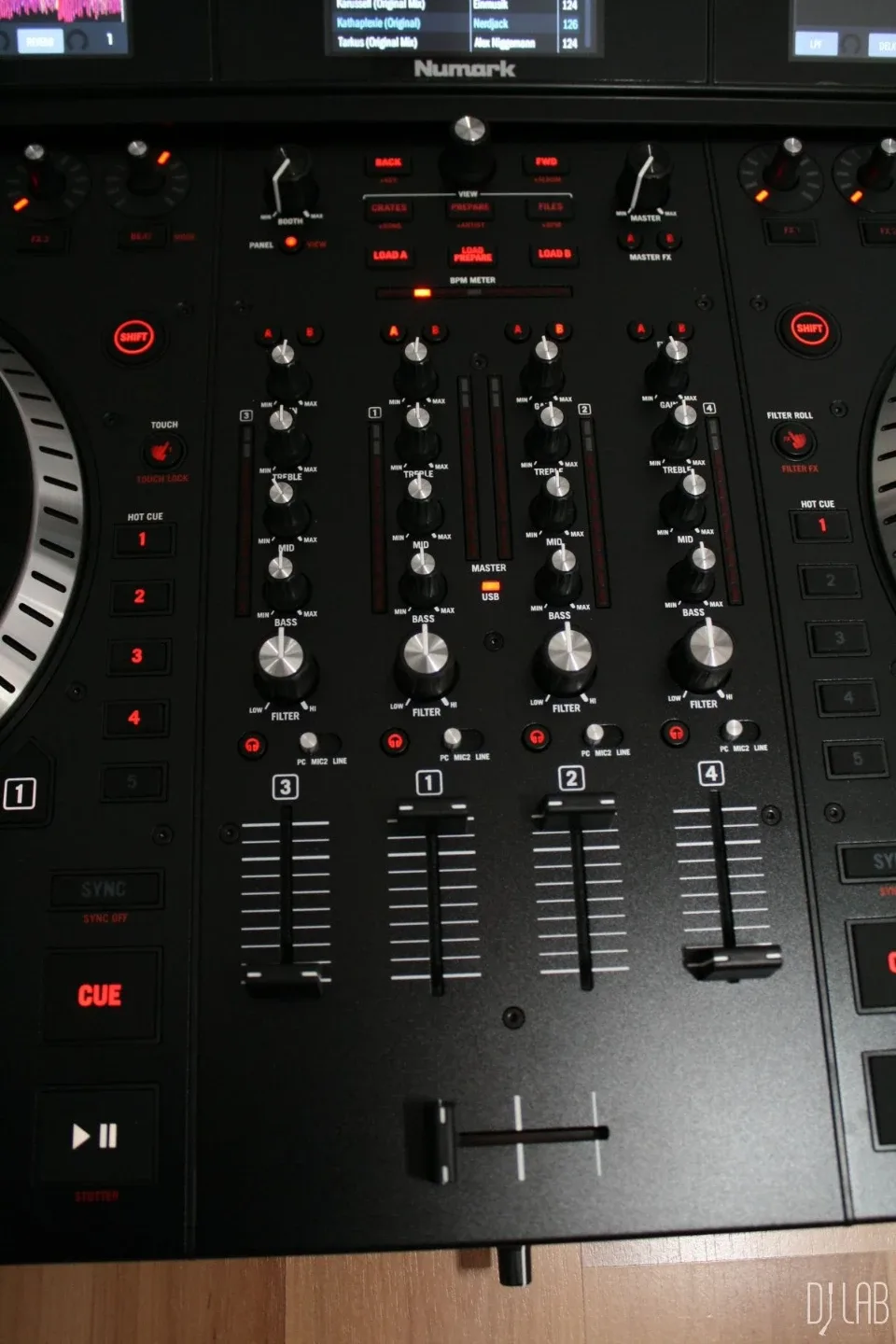 Numark NS7III DJ Controller image indicator(3)