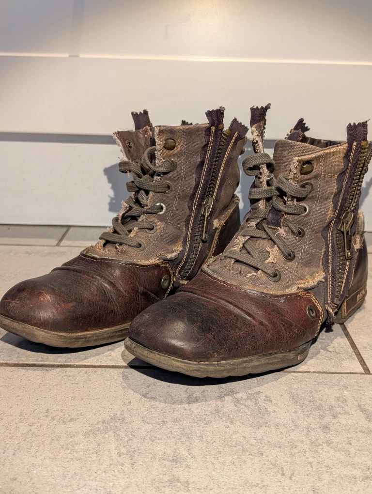 Replay Clutch - Men's Distressed Brown Leather Boots - Size 8.5