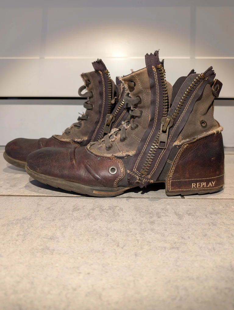Replay Clutch - Men's Distressed Brown Leather Boots - Size 8.5 - photo 2