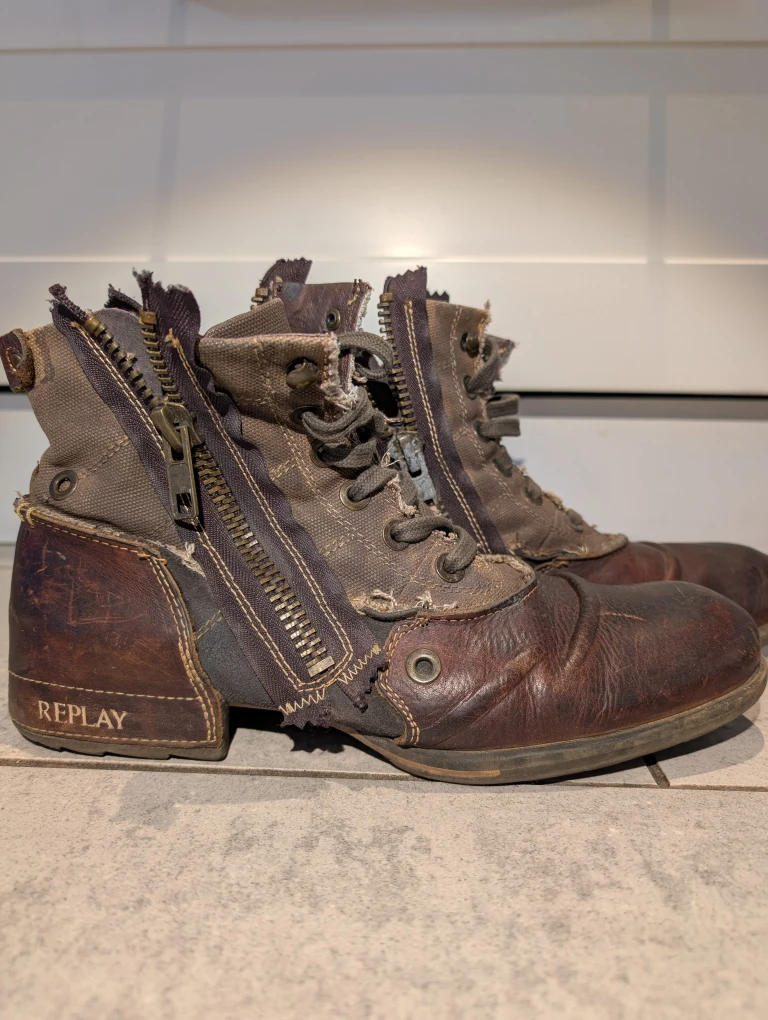 Replay Clutch - Men's Distressed Brown Leather Boots - Size 8.5 - photo 3