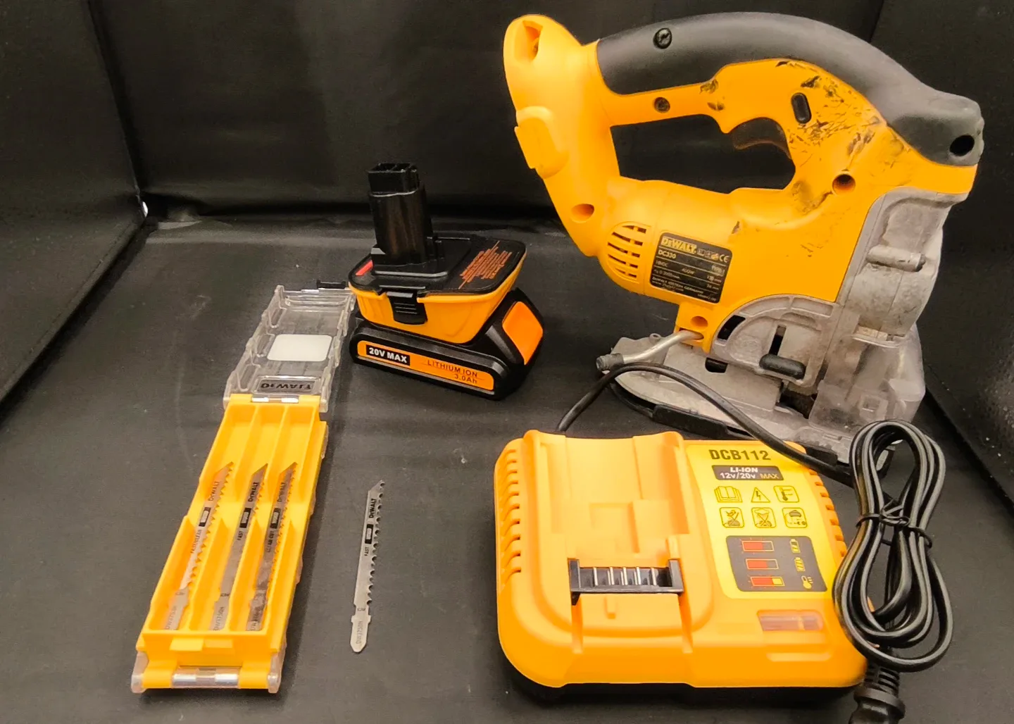DeWalt DC330 20V Cordless Jigsaw Kit