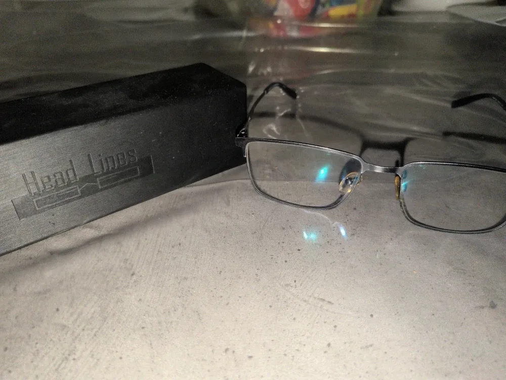 Headlines Eyeglasses with Case image indicator(3)