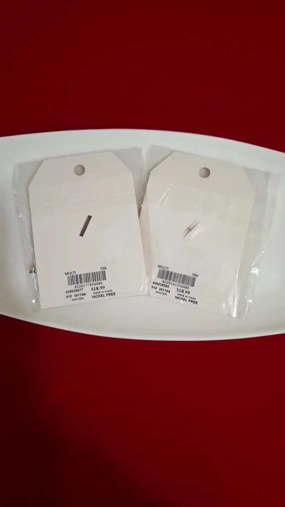 🆕️ Poinsettia Brooch - New in Package! image indicator(2)