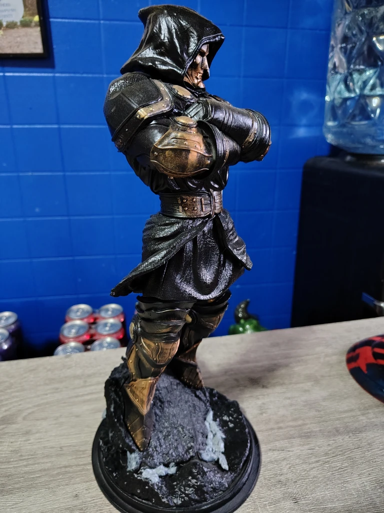 Black & Gold Hooded Statue - photo 3